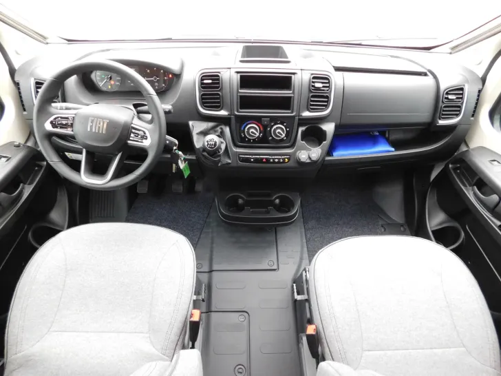 Fahrzeugbild Sunlight Adventure T 66S Markise, Hubbett, Radträger #7