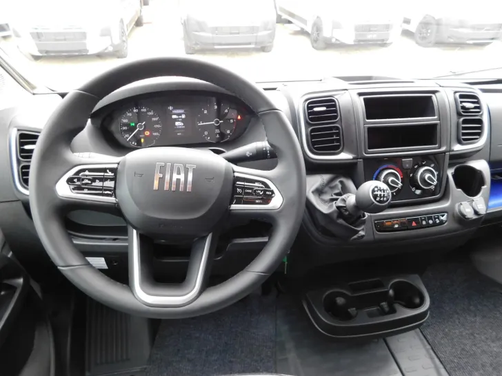 Fahrzeugbild Sunlight Adventure T 66S Markise, Hubbett, Radträger #8