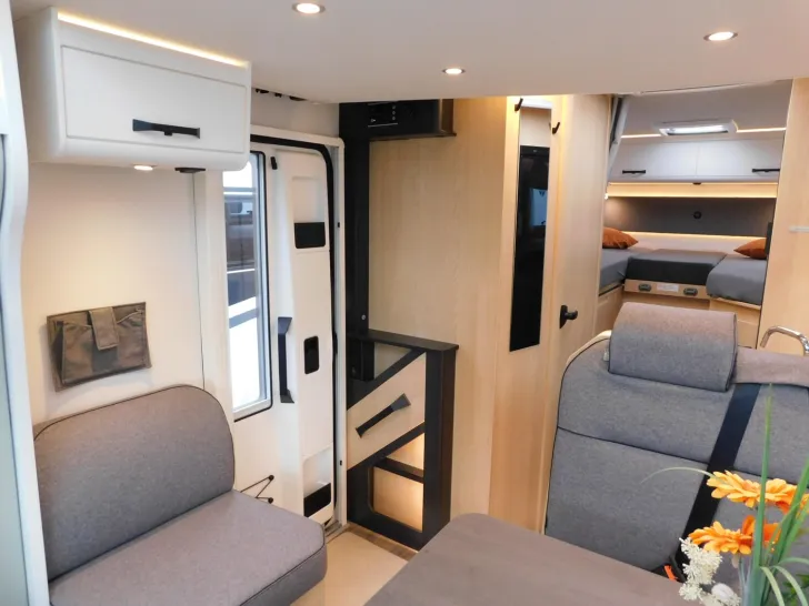 Fahrzeugbild Sunlight Adventure T 66S Markise, Hubbett, Radträger #10