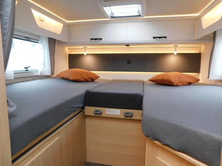 Fahrzeugbild Sunlight Adventure T 66S Markise, Hubbett, Radträger #16