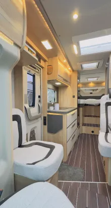 Fahrzeugbild Knaus Sky TI 650 MEG IC-Line 8 - Gang Automatik Getriebe #7