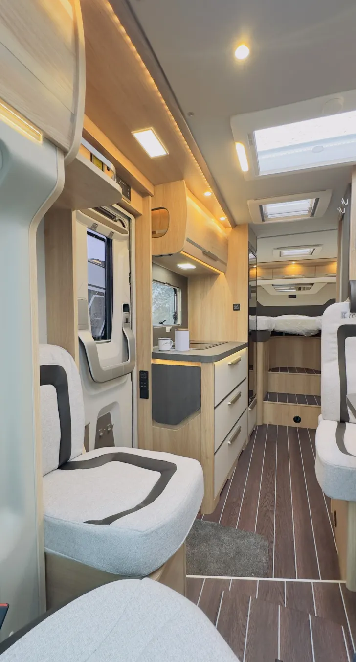 Fahrzeugbild Knaus Sky TI 650 MEG IC-Line 8 - Gang Automatik Getriebe #7