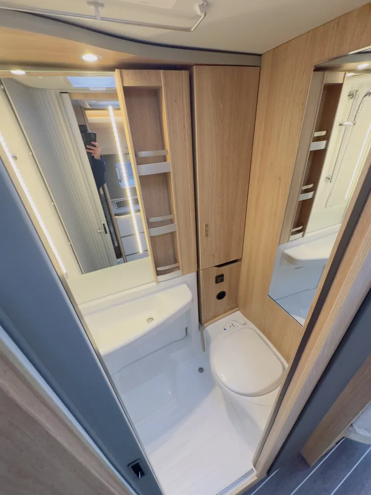 Fahrzeugbild Knaus Sky TI 650 MEG IC-Line 8 - Gang Automatik Getriebe #22