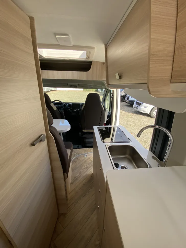 Fahrzeugbild Chausson Vans V697 First Line AHK #8