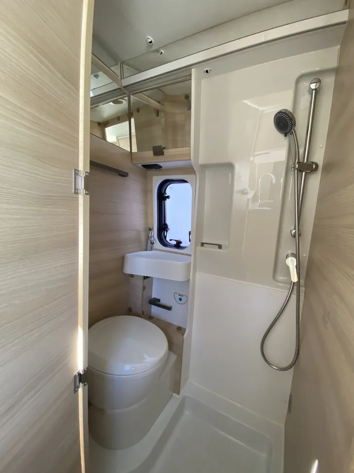 Fahrzeugbild Chausson Vans V697 First Line AHK #11