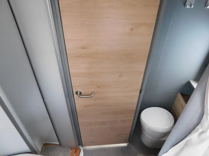 Fahrzeugbild Dethleffs Just Camp T 7052 EB Active-Paket + Hubbett #12