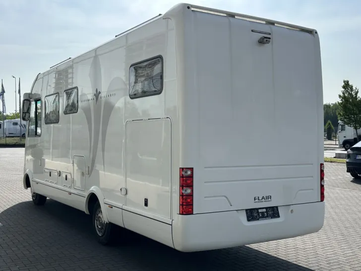 Fahrzeugbild Niesmann + Bischoff Flair 7100 IC #3