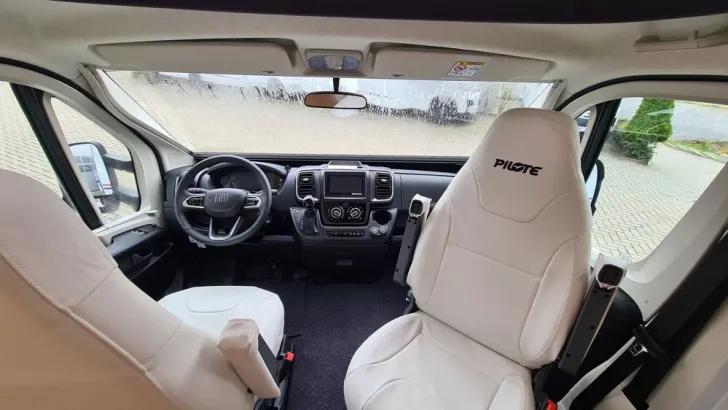 Fahrzeugbild Pilote Pacific Evidence P740FGJ #6