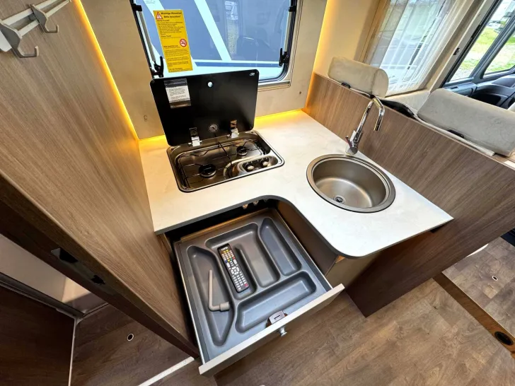 Fahrzeugbild Carado I 447 pro+|SAT-TV|NAVI|RFK|FAHRRADTRÄGER|MARKISE #14