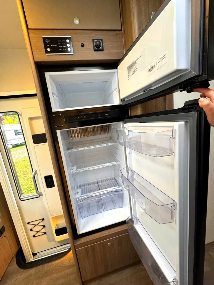 Fahrzeugbild Carado I 447 pro+|SAT-TV|NAVI|RFK|FAHRRADTRÄGER|MARKISE #15