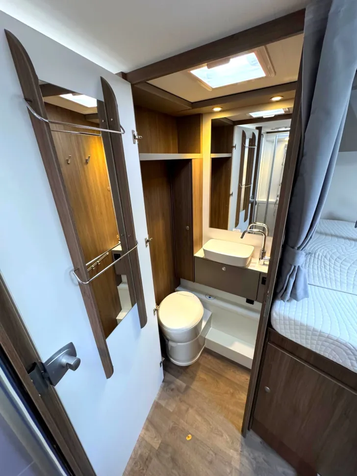 Fahrzeugbild Carado I 447 pro+|SAT-TV|NAVI|RFK|FAHRRADTRÄGER|MARKISE #18