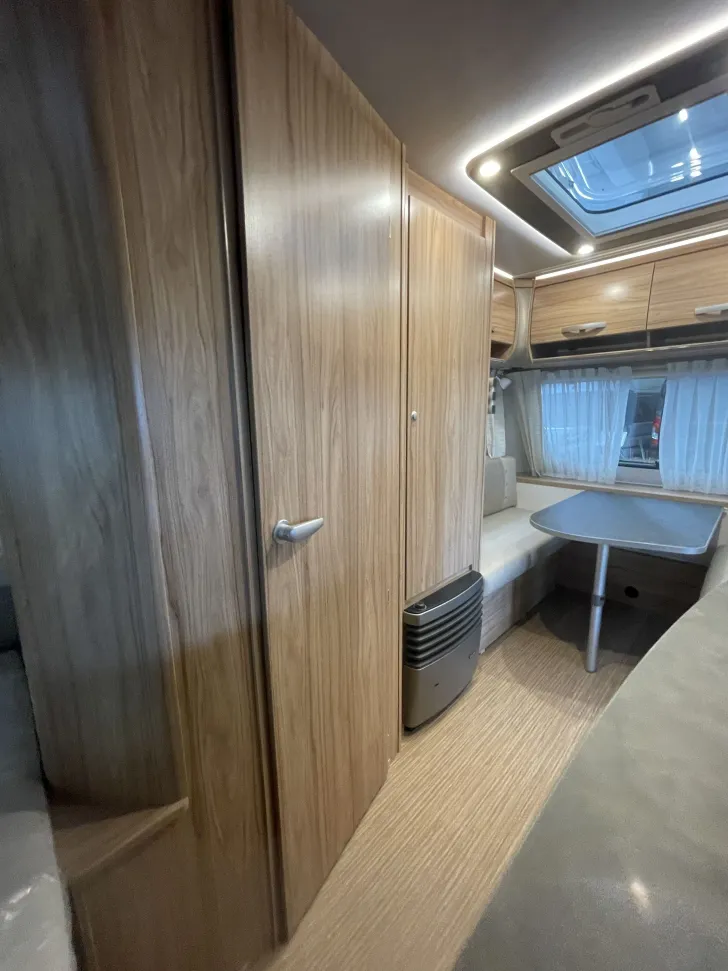 Fahrzeugbild Hymer Eriba Nova Light 425 #14