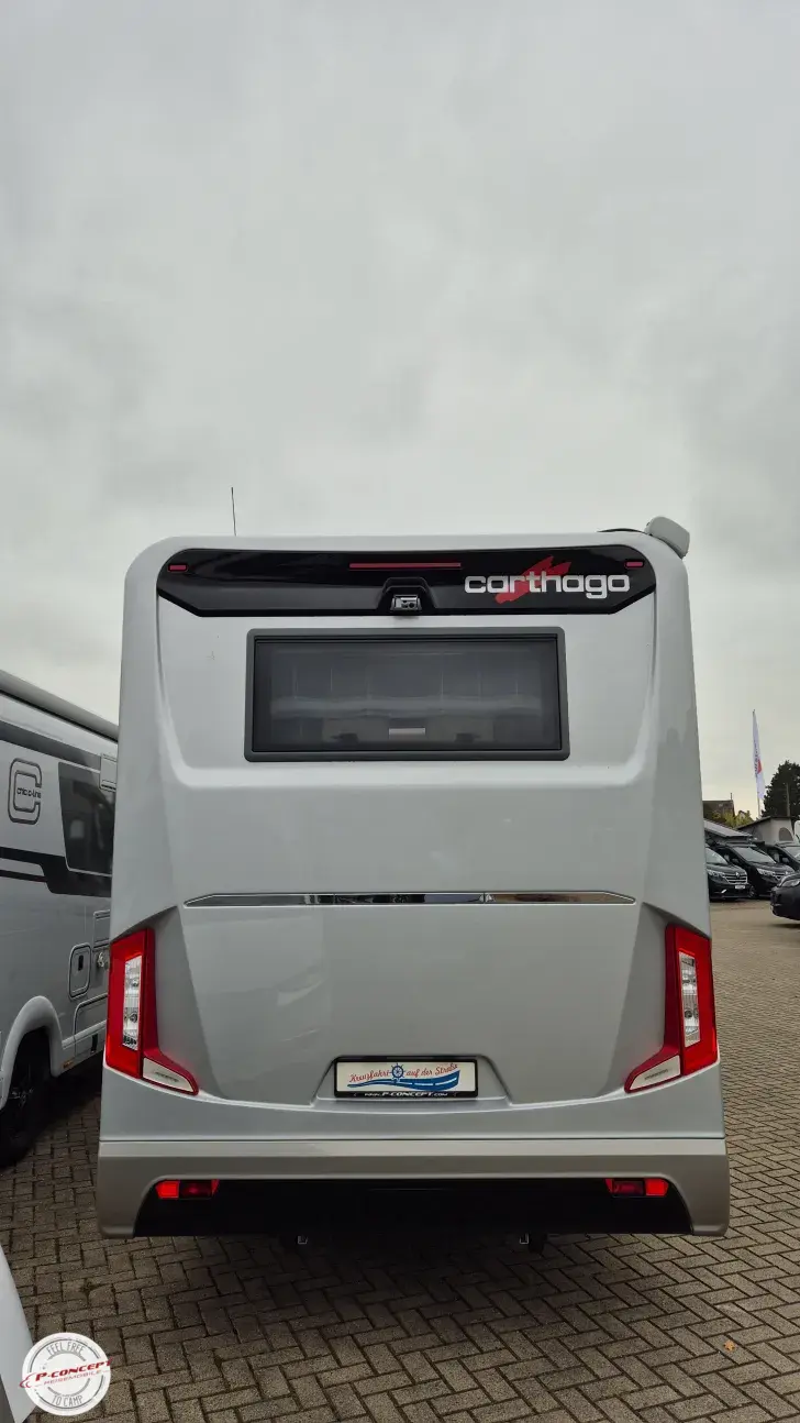 Frontal Hinten Carthago liner-for-two I 53 Luxusapartment für 2
