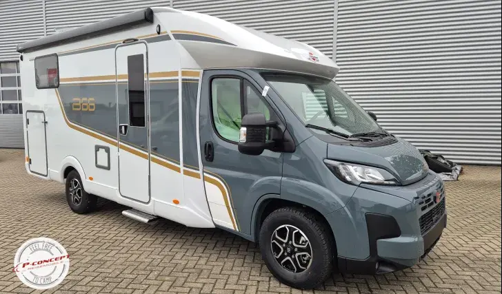 Schräg Vorne Bürstner B66 TD 690 G - Sonderedition ohne HB