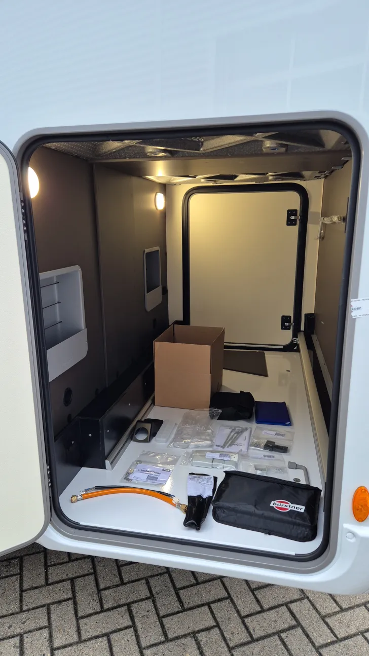 Heckgarage Bürstner B66 TD 690 G - Sonderedition ohne HB