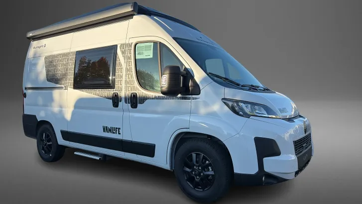 Schräg Vorne Sunlight Camper Van CLIFF 540 Vanlife