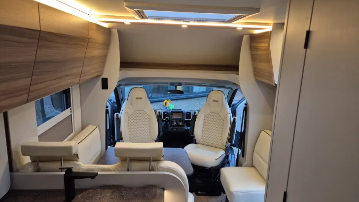 Sicht vorne-hinten Bürstner B66 TD 690 G - Sonderedition ohne HB