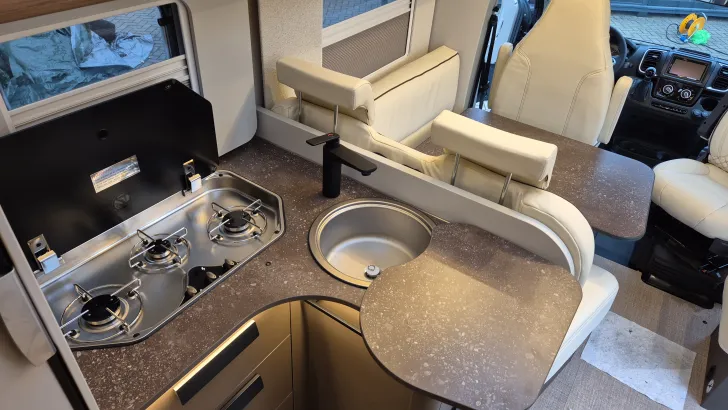 Küchen Bürstner B66 TD 690 G - Sonderedition ohne HB