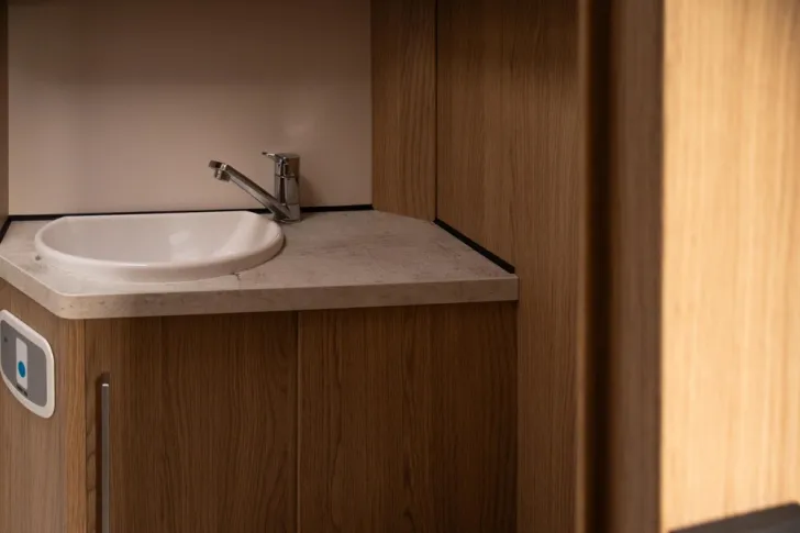 Fahrzeugbild LMC Cruiser V 646 G #20