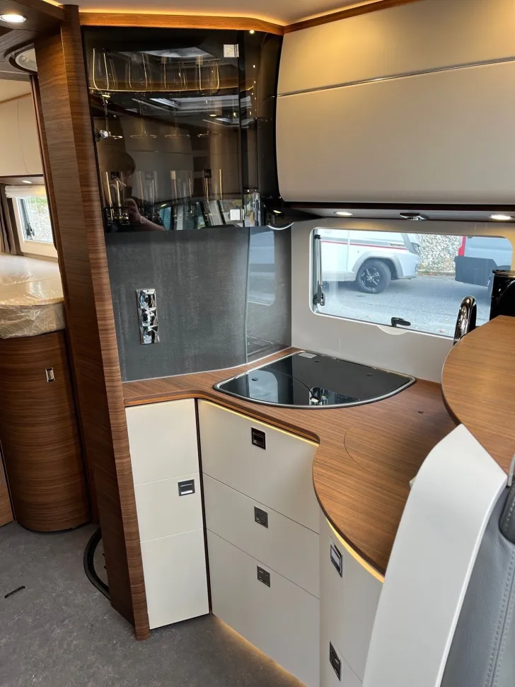 Fahrzeugbild Carthago chic c-line I 4.9 LE Summer Sale #13