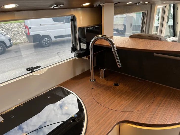 Fahrzeugbild Carthago chic c-line I 4.9 LE Summer Sale #21