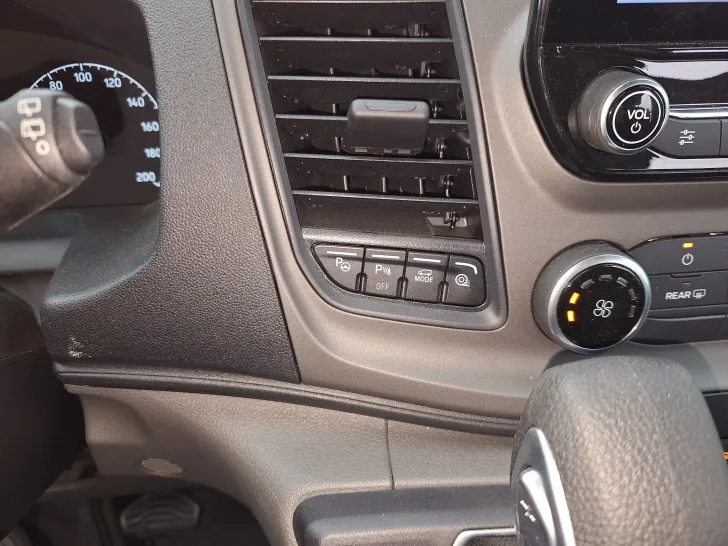 Fahrzeugbild Ford Transit Custom Nugget Aufstelldach #6