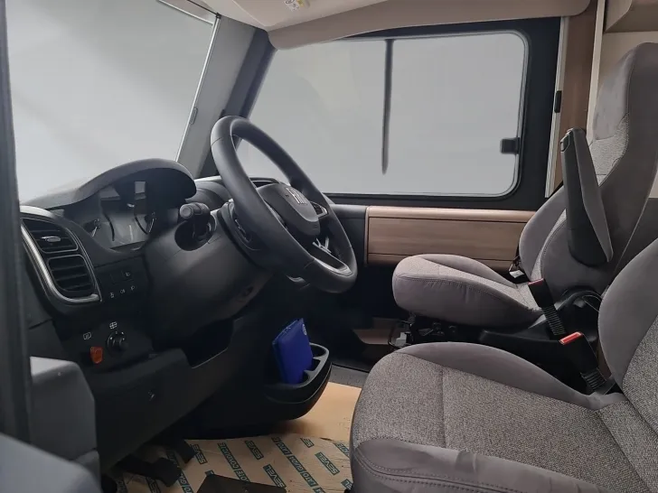 Fahrzeugbild Carado pro+ I 447 !!! Top‑Preis Garantie !!! #7
