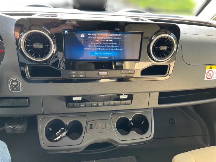Fahrzeugbild Carthago chic c-line I 4.9 LE Summer Sale #9