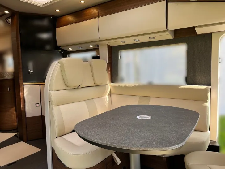 Fahrzeugbild Carthago chic c-line I 4.9 LE Summer Sale #12