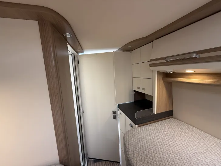 Fahrzeugbild Malibu Van First Class - Two Rooms 640 LE RB charming GT skyview #13