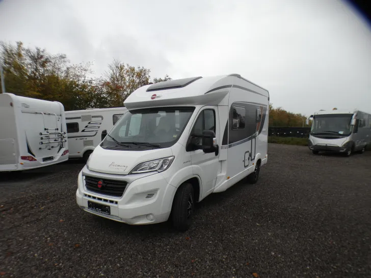 Fahrzeugbild Bürstner Lyseo 590 Stützenanlage #1