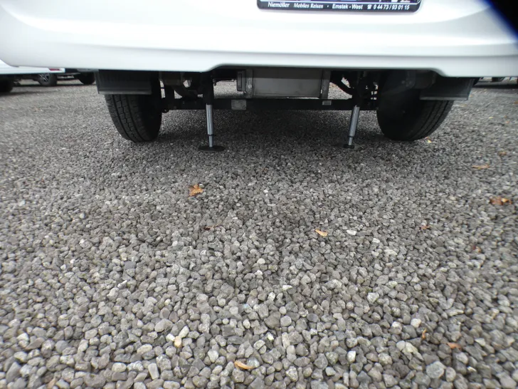 Fahrzeugbild Bürstner Lyseo 590 Stützenanlage #5