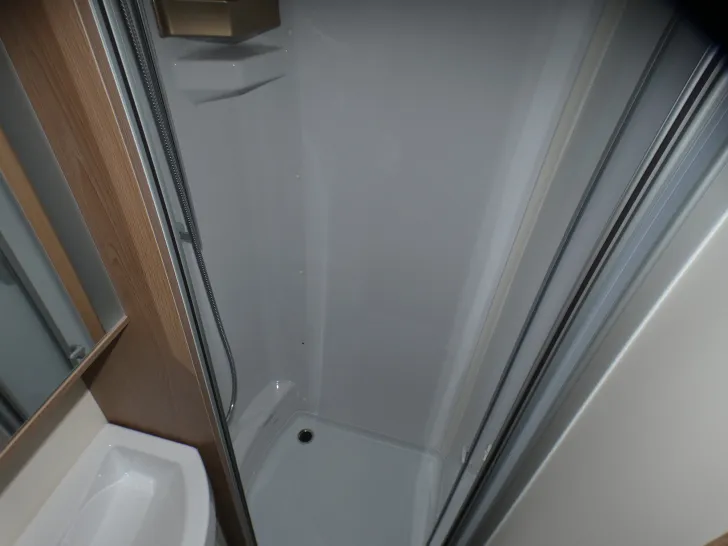 Fahrzeugbild Bürstner Lyseo 590 Stützenanlage #15