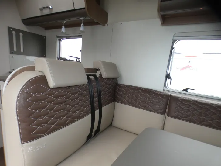 Fahrzeugbild Bürstner Lyseo 590 Stützenanlage #11