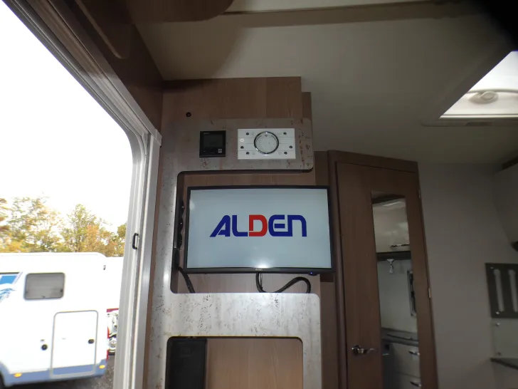 Fahrzeugbild Bürstner Lyseo 590 Stützenanlage #13