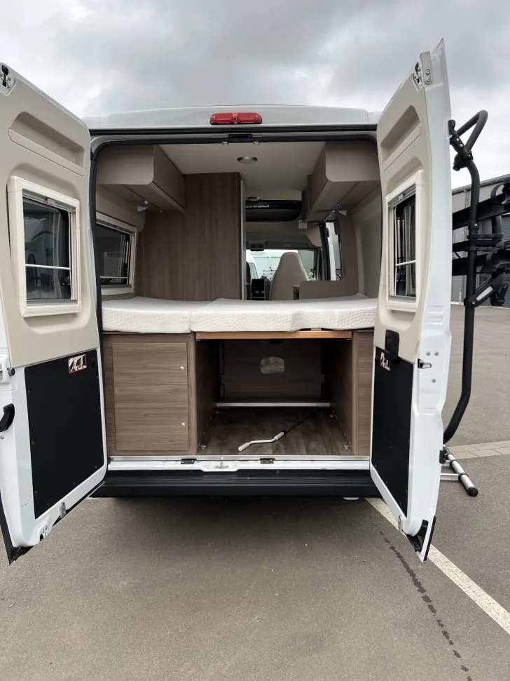 Fahrzeugbild Carado Camper Van CVE 600 Ex Mietfahrzeug #2