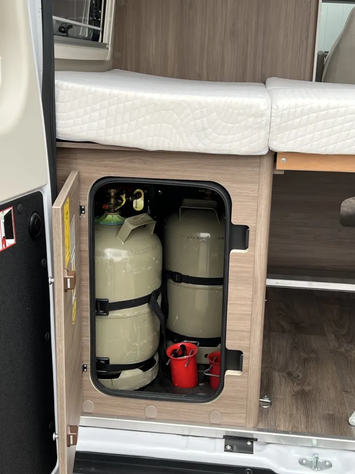 Fahrzeugbild Carado Camper Van CVE 600 Ex Mietfahrzeug #7