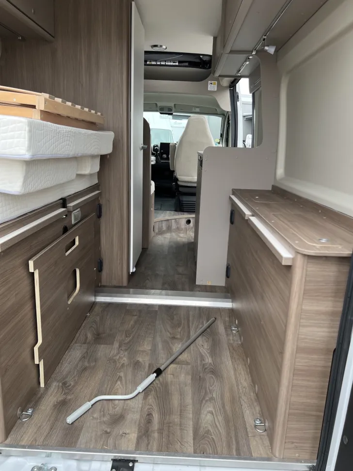 Fahrzeugbild Carado Camper Van CVE 600 Ex Mietfahrzeug #9