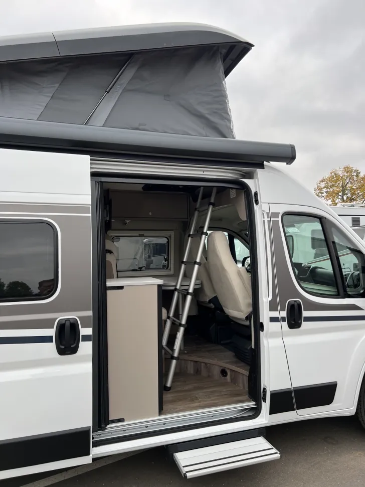 Fahrzeugbild Carado Camper Van CVE 600 Ex Mietfahrzeug #10