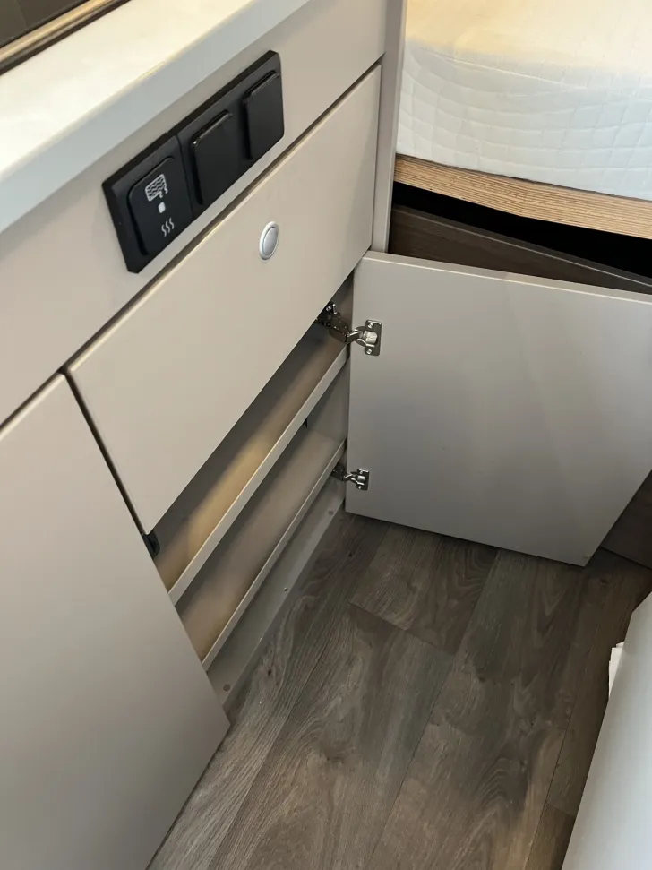 Fahrzeugbild Carado Camper Van CVE 600 Ex Mietfahrzeug #20