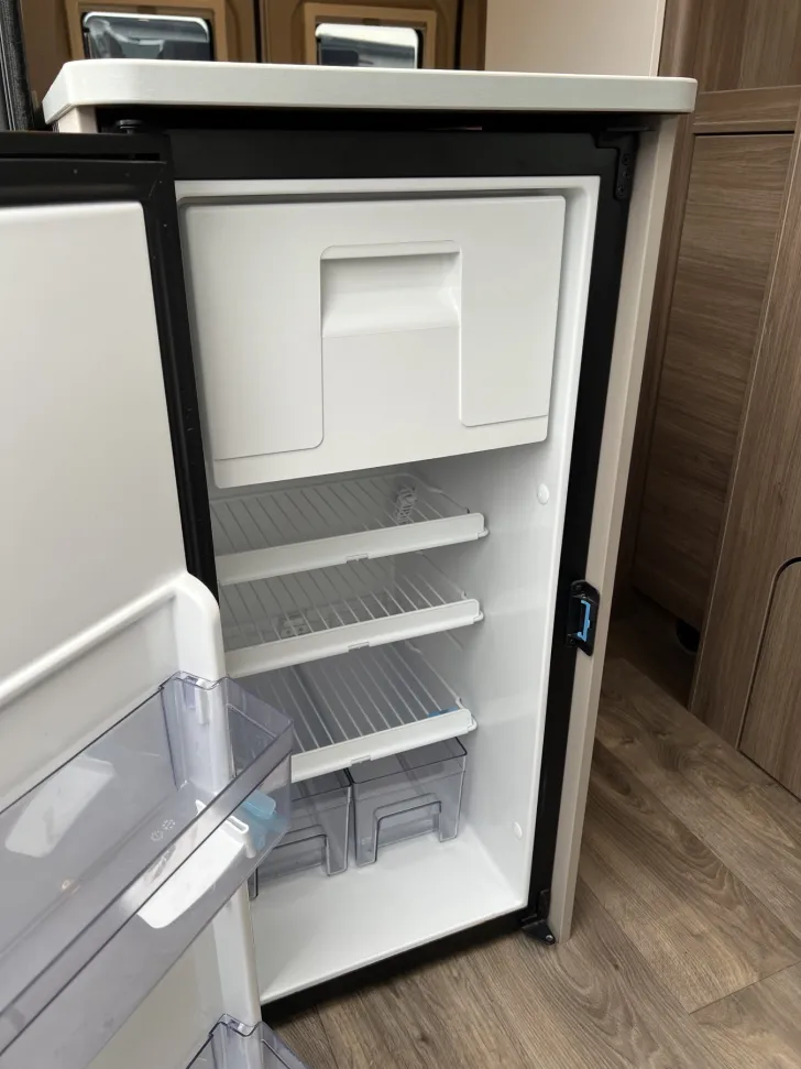 Fahrzeugbild Carado Camper Van CVE 600 Ex Mietfahrzeug #22