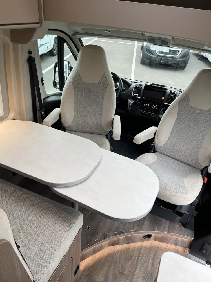 Fahrzeugbild Carado Camper Van CVE 600 Ex Mietfahrzeug #26