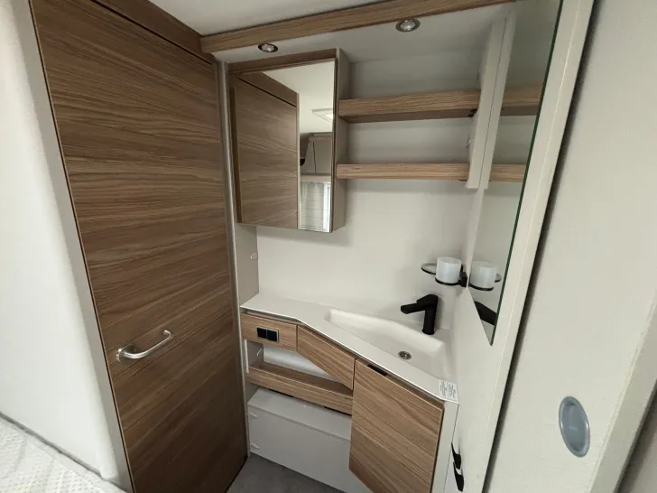 Fahrzeugbild Dethleffs NOMAD 730 FKR #4