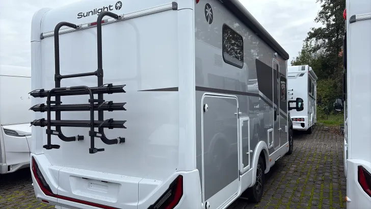 Schräg Hinten Sunlight T 67 Adventure Edition Sofort verfügbar/ Automatik