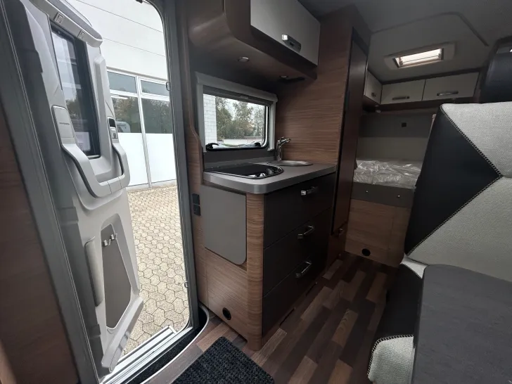 Fahrzeugbild Weinsberg CaraCompact 600 MF EDITION [PEPPER] #13