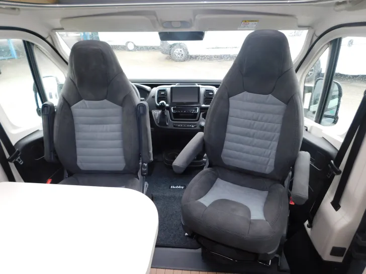 Fahrzeugbild Hobby PRESTIGE Van 640 ET First Edition #6