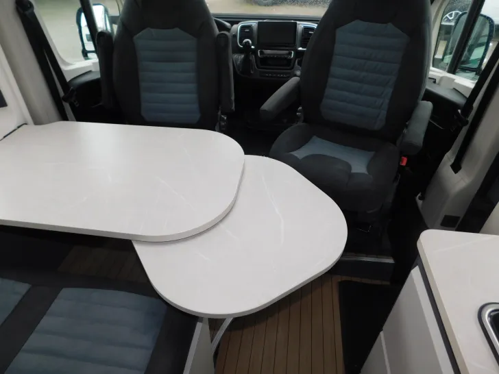 Fahrzeugbild Hobby PRESTIGE Van 640 ET First Edition #7