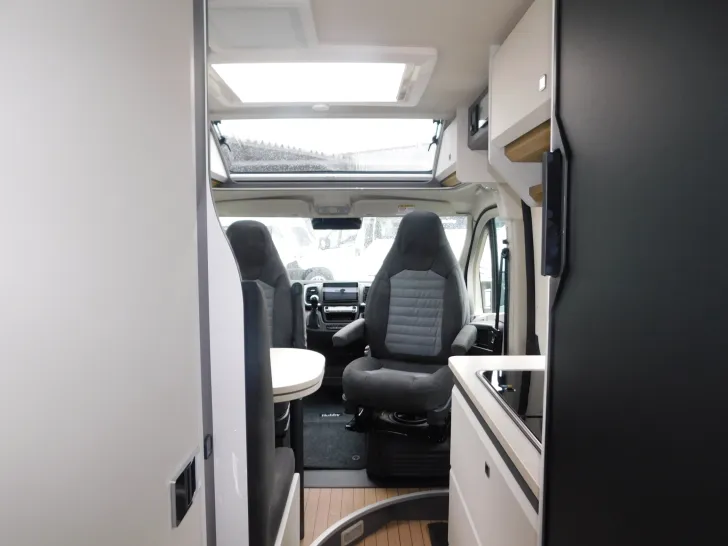 Fahrzeugbild Hobby PRESTIGE Van 640 ET First Edition #8
