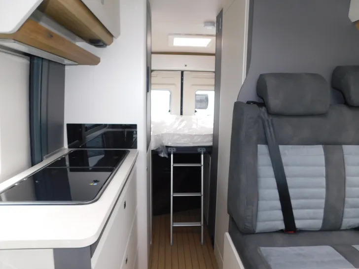 Fahrzeugbild Hobby PRESTIGE Van 640 ET First Edition #9