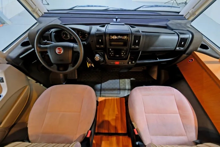 Fahrzeugbild Hymer B 534 / Hubbett+ Rundsitzgruppe - TOP #5